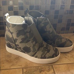Camo wedges